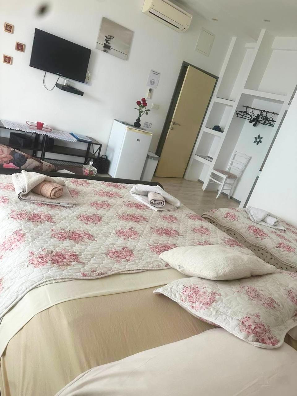 Super Horizont -Free Parking And Jaccuzzi Hotell Stobreč Exteriör bild