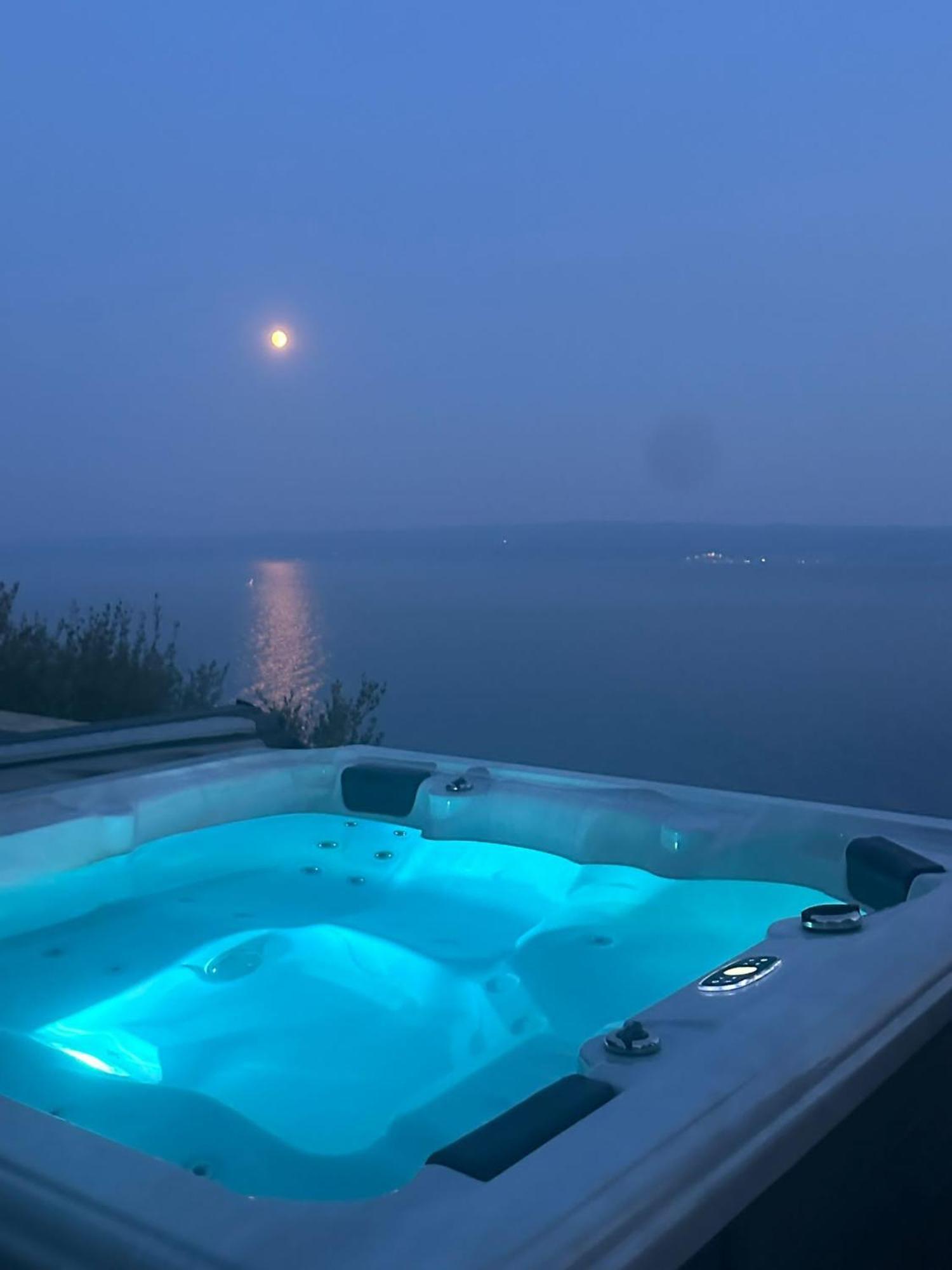 Super Horizont -Free Parking And Jaccuzzi Hotell Stobreč Exteriör bild